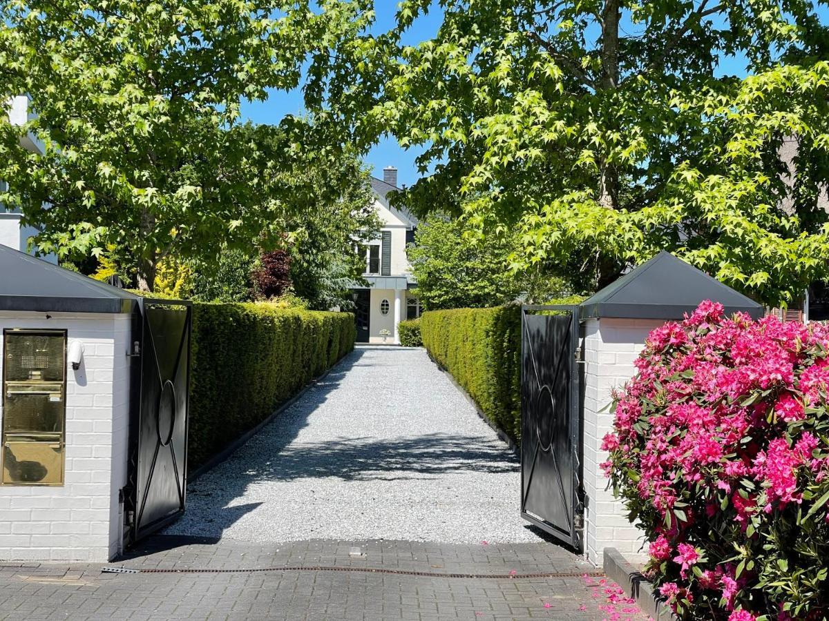 Villa Julian Mansarde 아우리흐 외부 사진