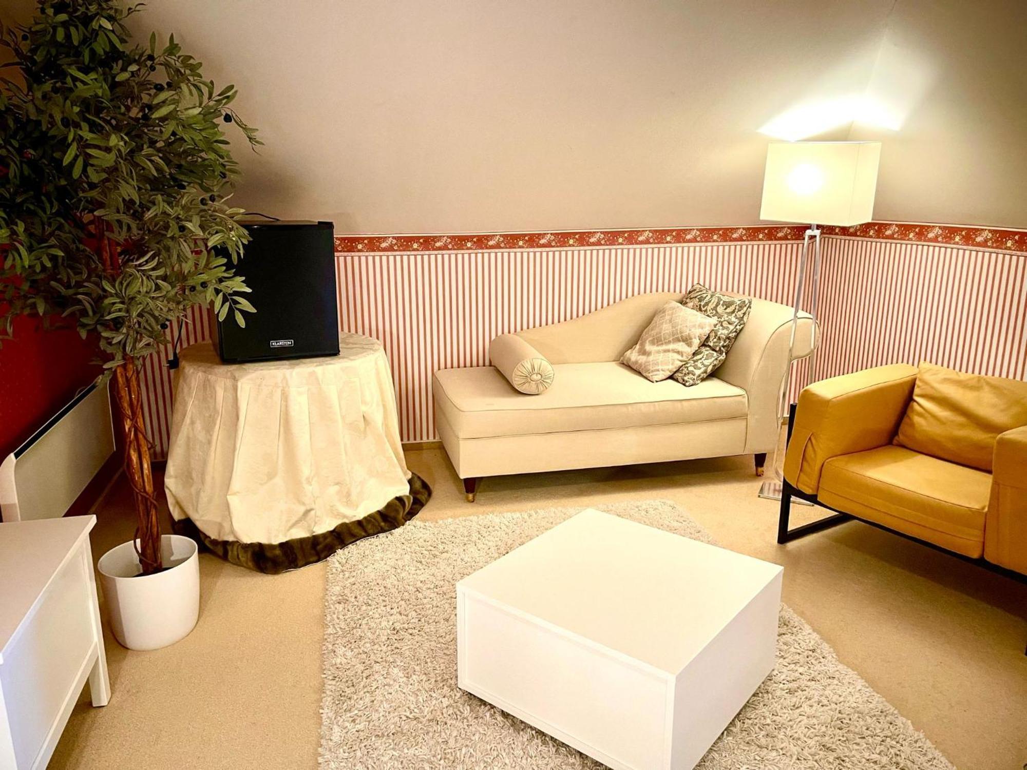 Villa Julian Mansarde 아우리흐 외부 사진